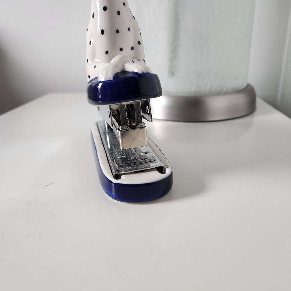 NWOT Anthropologie | Ceramic Staffordshire-Style Reclining Dalmatian Dog Stapler - Picture 5 of 6